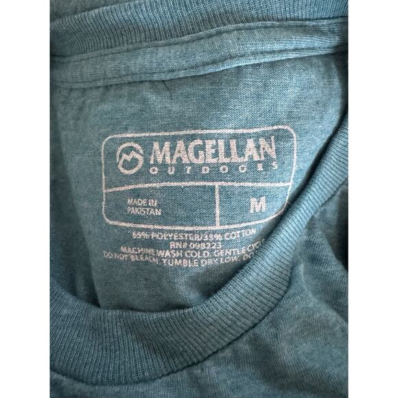 Magellan Outdoors Blue Graphic Tshirt Labrador Dog Boat Hunting Mens Size Medium - Picture 5 of 5